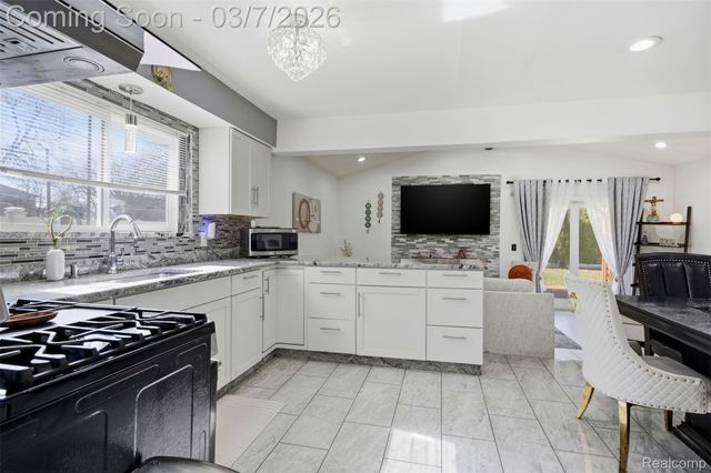 34839 Beaver Drive, Sterling Heights, MI 48312