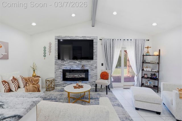 34839 Beaver Drive, Sterling Heights, MI 48312