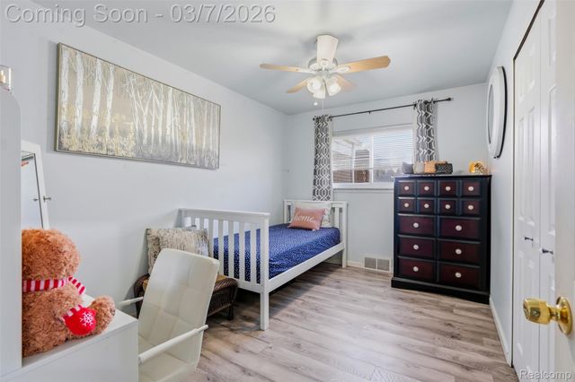 34839 Beaver Drive, Sterling Heights, MI 48312