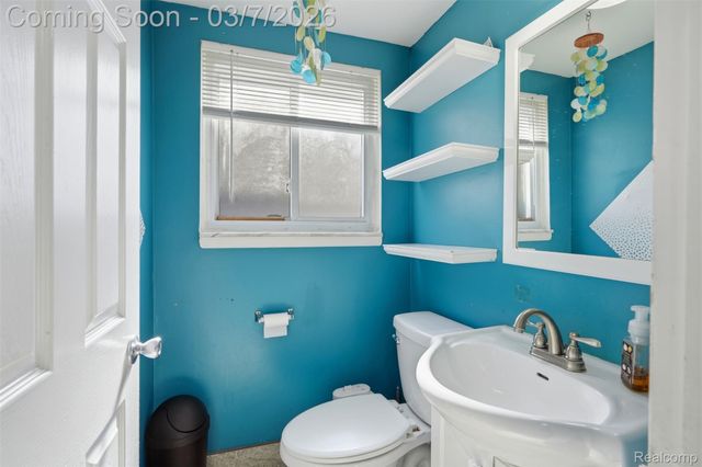 34839 Beaver Drive, Sterling Heights, MI 48312