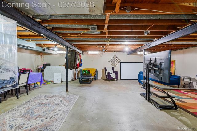 34839 Beaver Drive, Sterling Heights, MI 48312