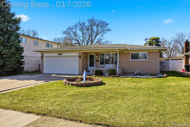 34839 Beaver Drive, Sterling Heights, MI 48312