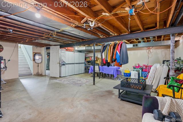 34839 Beaver Drive, Sterling Heights, MI 48312