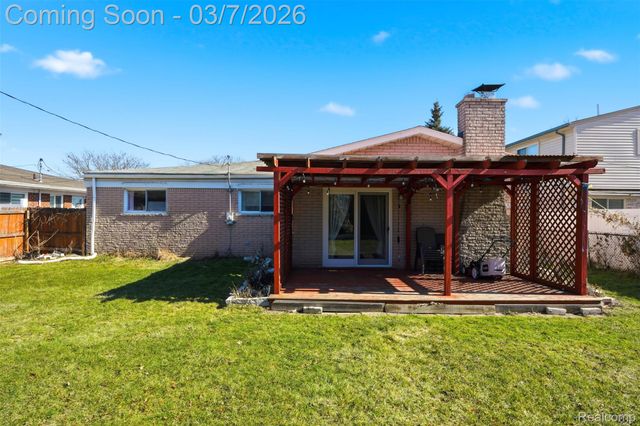 34839 Beaver Drive, Sterling Heights, MI 48312