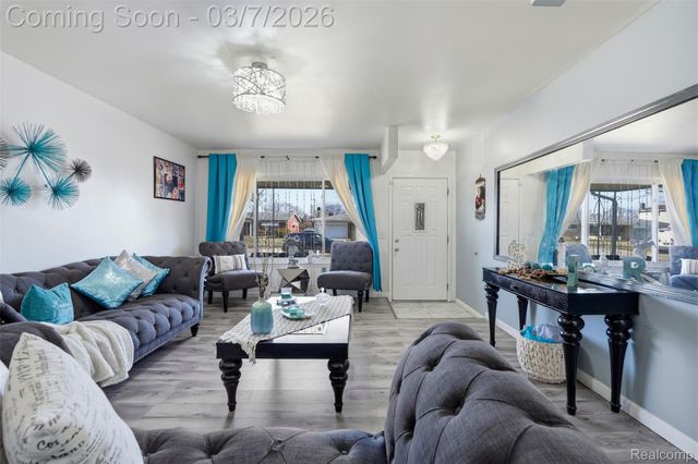 34839 Beaver Drive, Sterling Heights, MI 48312