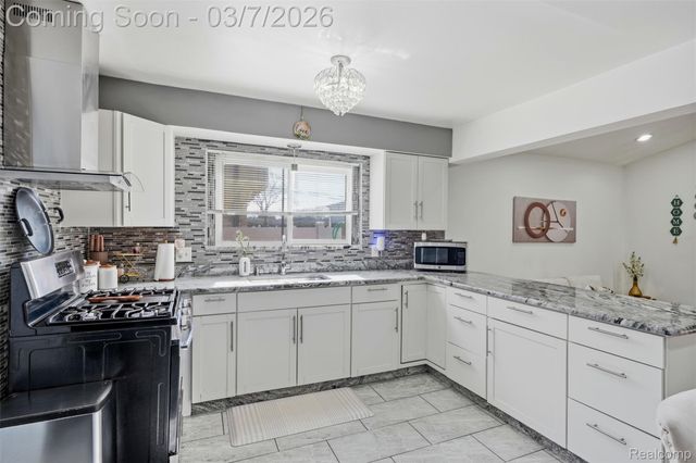 34839 Beaver Drive, Sterling Heights, MI 48312