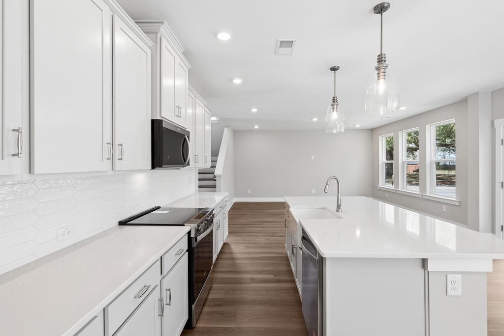 Image 10 of property listing at 193 Lazy Acres Loop, Summerville, SC 29483