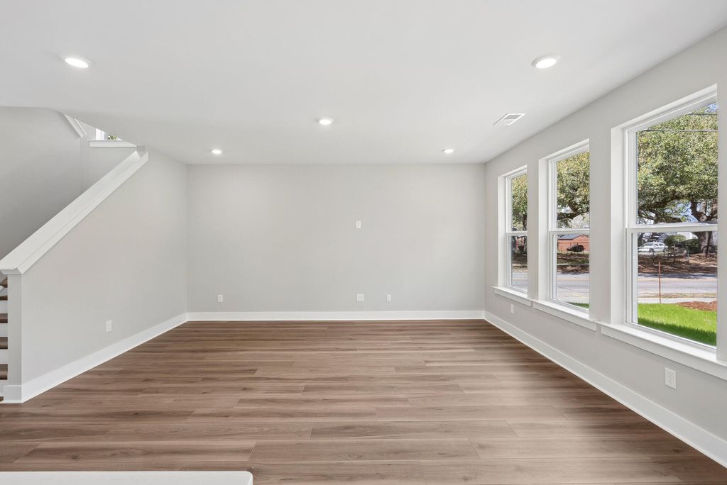 Image 11 of property listing at 193 Lazy Acres Loop, Summerville, SC 29483