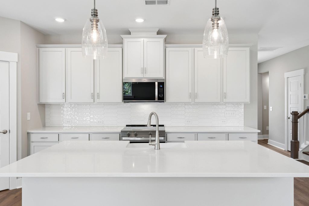 Image 6 of property listing at 193 Lazy Acres Loop, Summerville, SC 29483