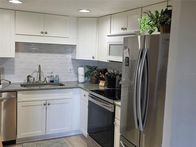 511 PLAZA SEVILLE COURT 24, Treasure Island, FL 33706