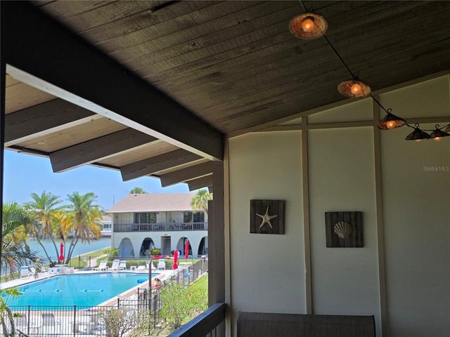 511 PLAZA SEVILLE COURT 24, Treasure Island, FL 33706