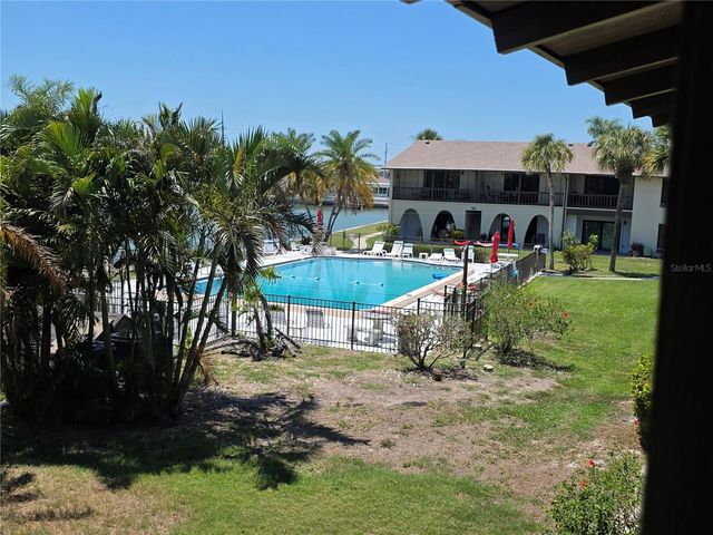 511 PLAZA SEVILLE COURT 24, Treasure Island, FL 33706