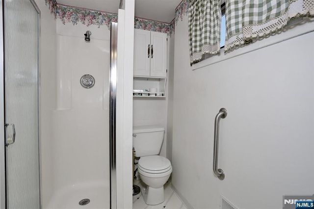 140 Carlyle Court, Carlstadt, NJ 07072