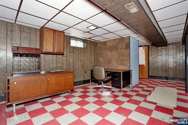 140 Carlyle Court, Carlstadt, NJ 07072
