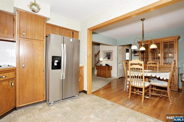140 Carlyle Court, Carlstadt, NJ 07072