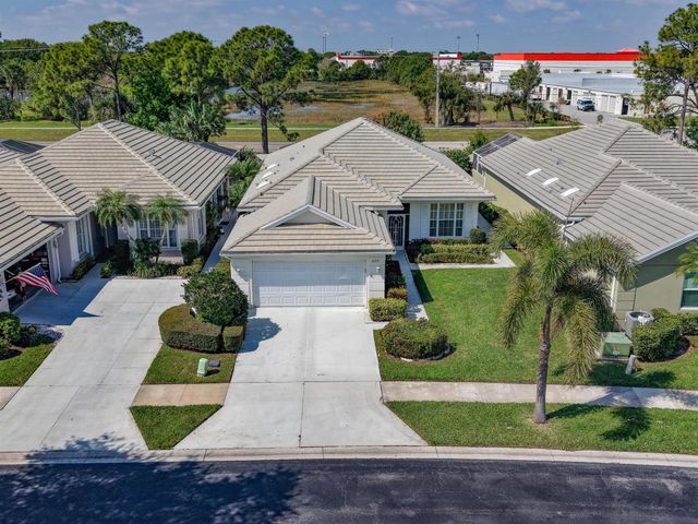 220 NW Bentley Circle, Port St Lucie, FL 34986