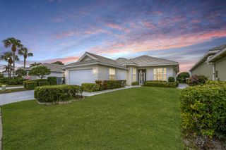 220 NW Bentley Circle, Port St Lucie, FL 34986