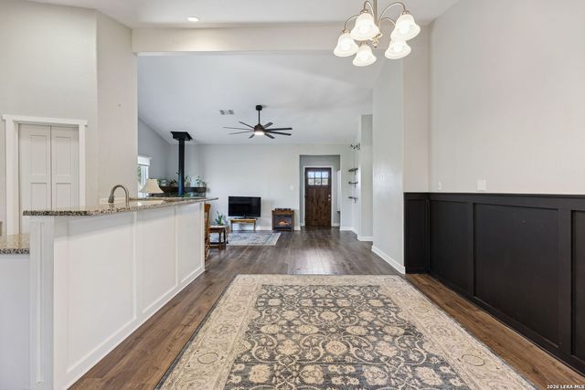 515 Valley Ridge, Canyon Lake, TX 78133