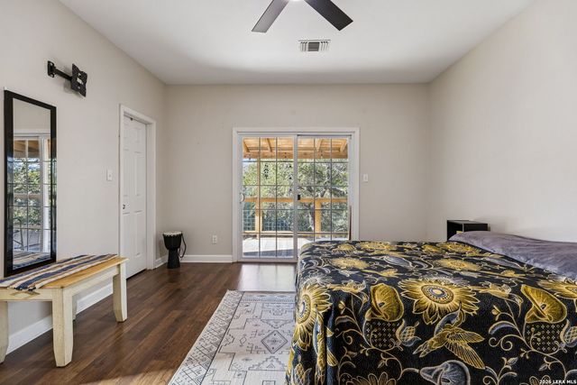 515 Valley Ridge, Canyon Lake, TX 78133