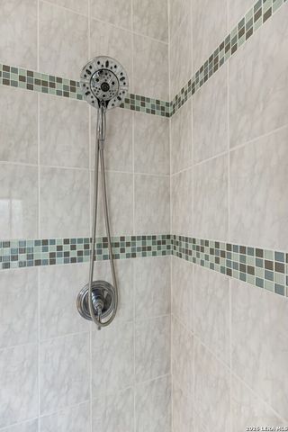 515 Valley Ridge, Canyon Lake, TX 78133