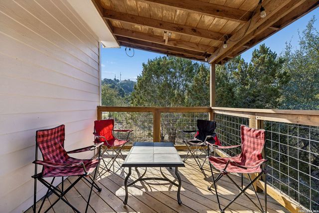 515 Valley Ridge, Canyon Lake, TX 78133