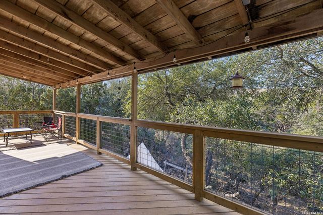 515 Valley Ridge, Canyon Lake, TX 78133