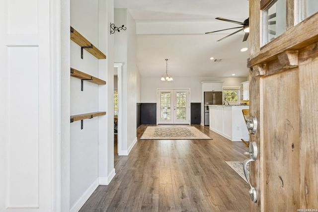 515 Valley Ridge, Canyon Lake, TX 78133