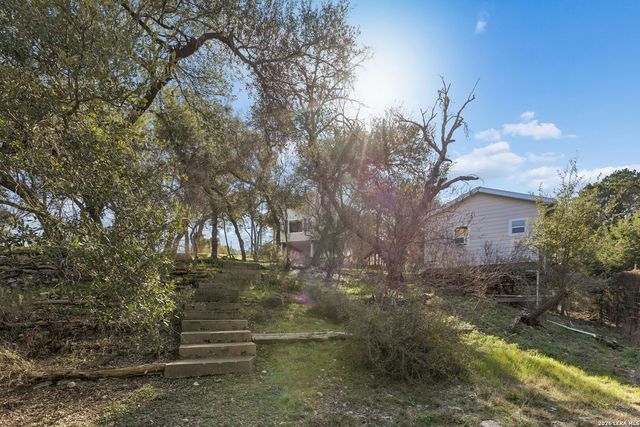 515 Valley Ridge, Canyon Lake, TX 78133