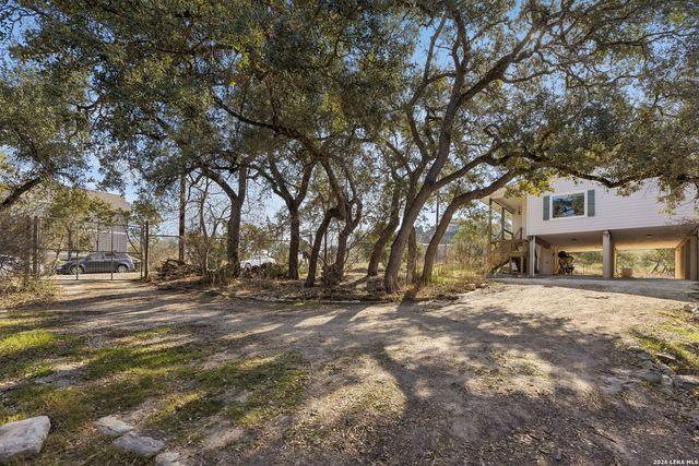 515 Valley Ridge, Canyon Lake, TX 78133