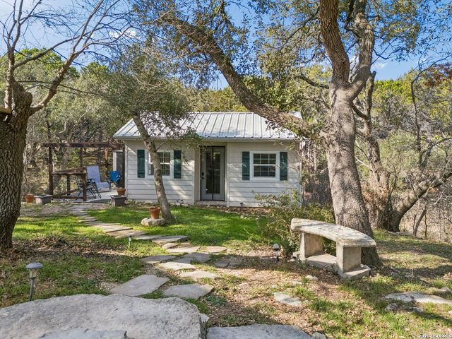 515 Valley Ridge, Canyon Lake, TX 78133