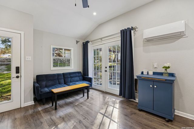 515 Valley Ridge, Canyon Lake, TX 78133