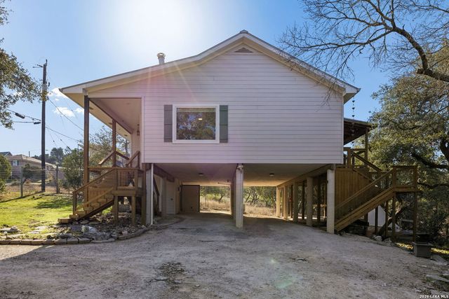 515 Valley Ridge, Canyon Lake, TX 78133