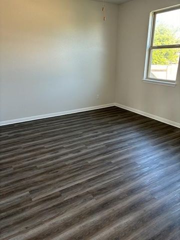 201 Mcfarland ST, Georgetown, TX 78628