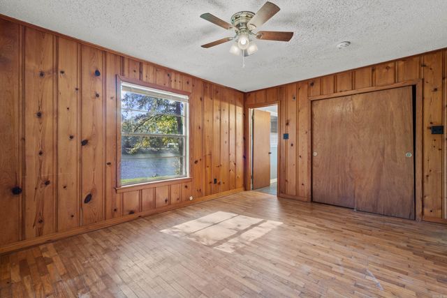 131 Snug Harbor Drive, Hot Springs, AR 71901