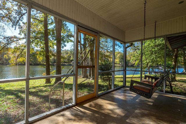 131 Snug Harbor Drive, Hot Springs, AR 71901