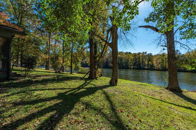 131 Snug Harbor Drive, Hot Springs, AR 71901