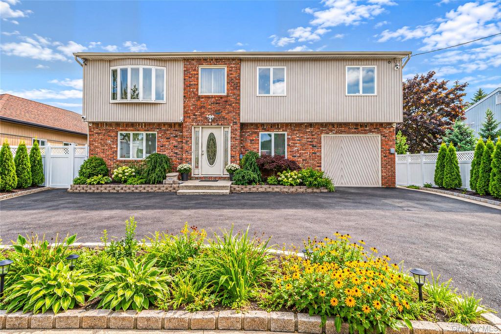 240 N Virginia Avenue, Massapequa, NY 11758 — exterior