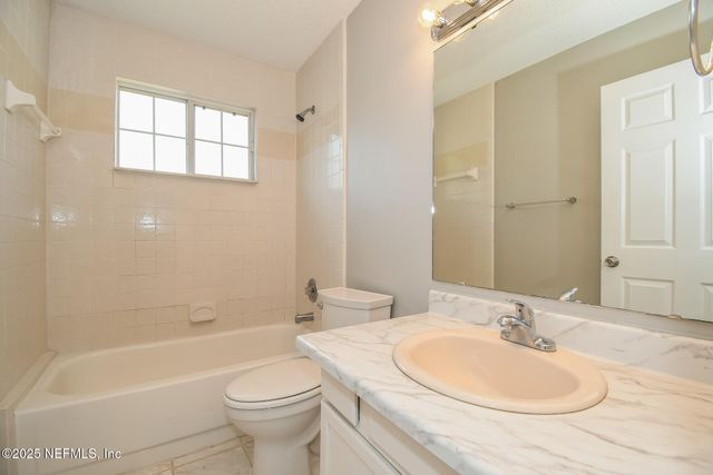 7805 HUNTERS LAKE Circle S, Jacksonville, FL 32210