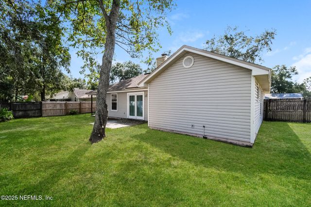 7805 HUNTERS LAKE Circle S, Jacksonville, FL 32210