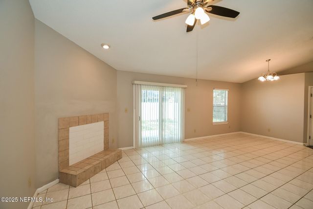 7805 HUNTERS LAKE Circle S, Jacksonville, FL 32210