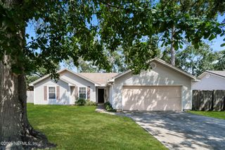 7805 HUNTERS LAKE Circle S, Jacksonville, FL 32210