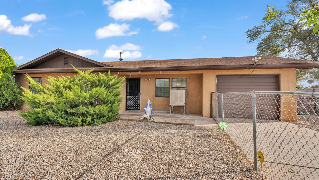 227 Hillandale Avenue, Belen, NM 87002