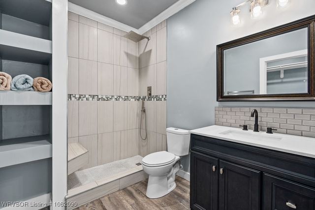 1303 Hoover Way, Alma, AR 72921