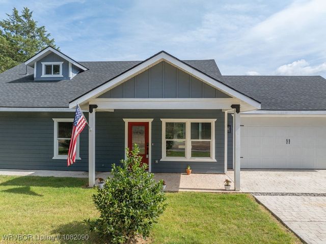 1303 Hoover Way, Alma, AR 72921