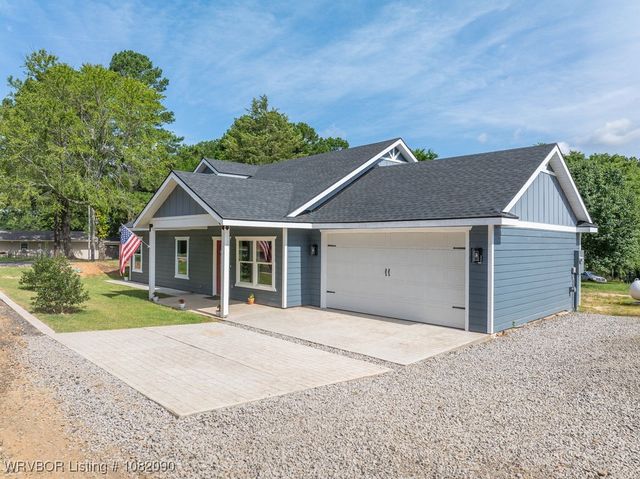1303 Hoover Way, Alma, AR 72921