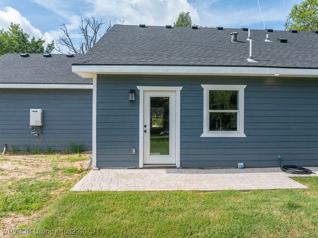 1303 Hoover Way, Alma, AR 72921