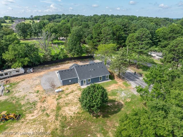 1303 Hoover Way, Alma, AR 72921