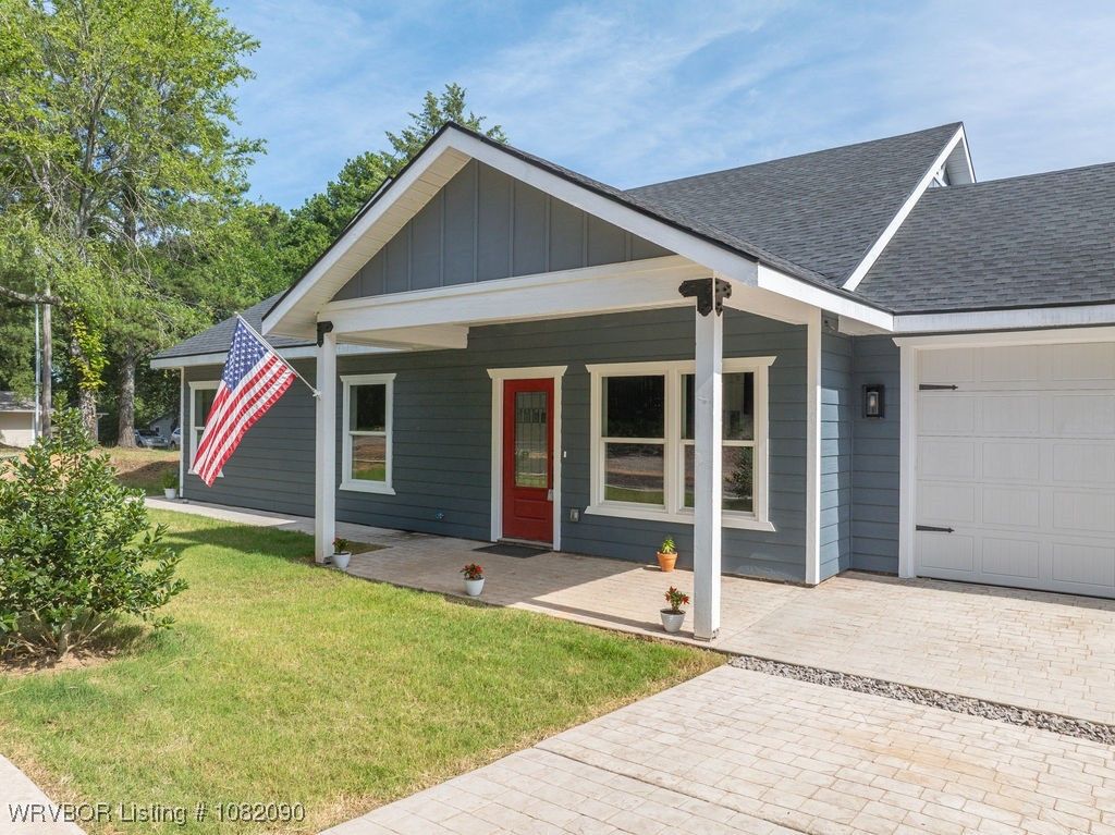 1303 Hoover Way, Alma, AR 72921