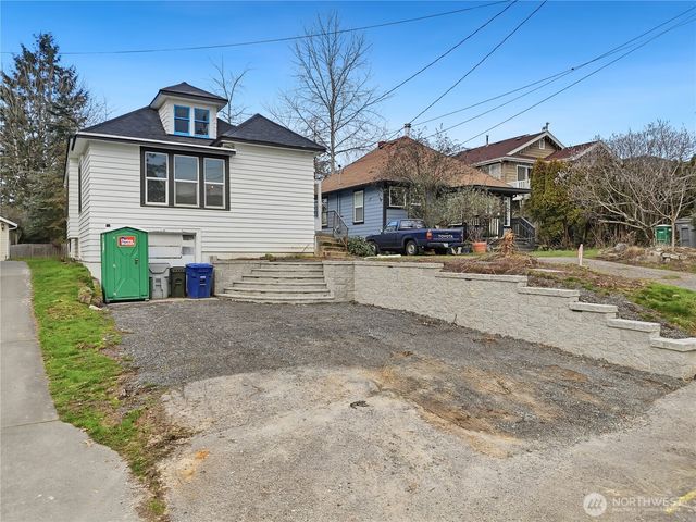 285 Earlington Avenue SW, Renton, WA 98057