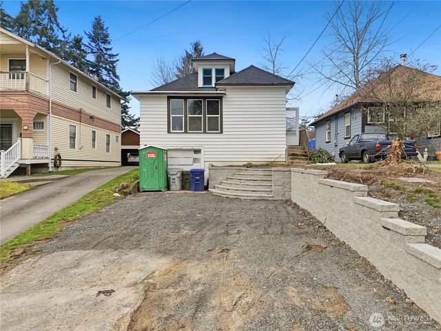 285 Earlington Avenue SW, Renton, WA 98057